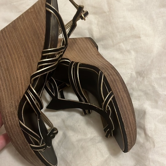 💯 authentic Chanel Beautiful black and gold color espadrilles a - Picture 4 of 5